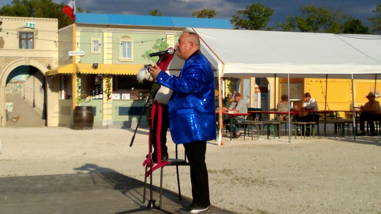 Ventriloque Monsieur Pax et "cigony"