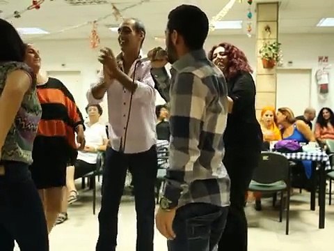 מסיבת יום הולדת 60 של צביקה לביד הזמר נתנאל מרקיד את האורחים