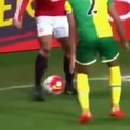 Video : Great nutmeg by Memphis Depay at Man United
