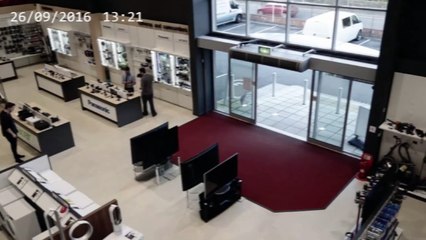 Böyle Müşteri Düşman Başına