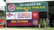Greve de servidores fecha escolas e delegacias no Paraná