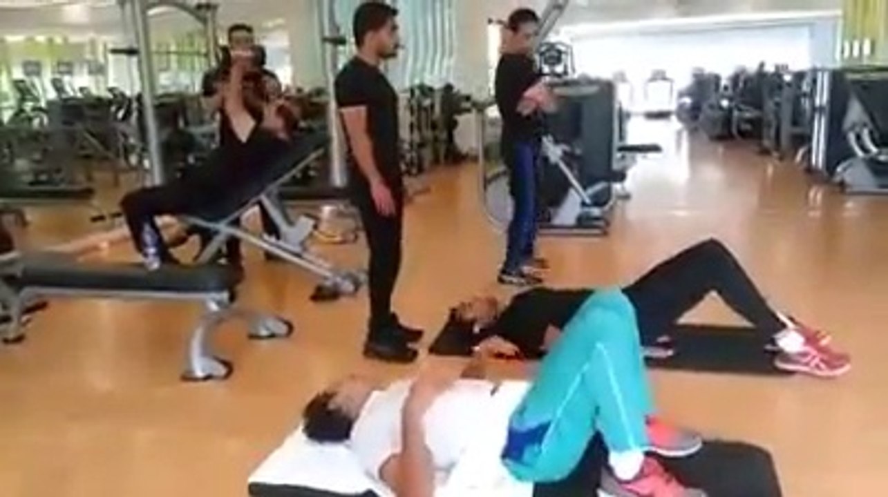 CHECK THE FITNESS LEVEL OF IMRAN KHAN AT THE AGE OF 64