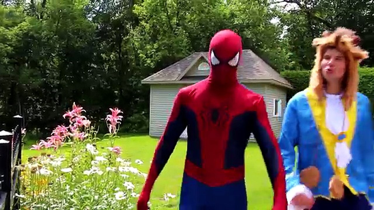 Frozen Elsa _ Spiderman’s POOL KISS! w_ Joker Maleficent Spidergirl Princess Anna! Superhero Fun )