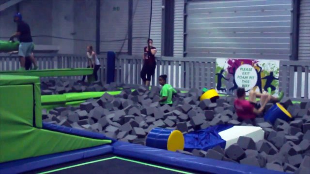 Jump In Rope Swing - Rope Swing at Trampoline Arena