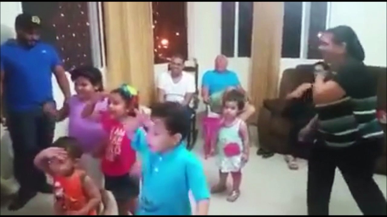 Quand mamie fini sa danse le cul sur un gamin... Complètement écrasé