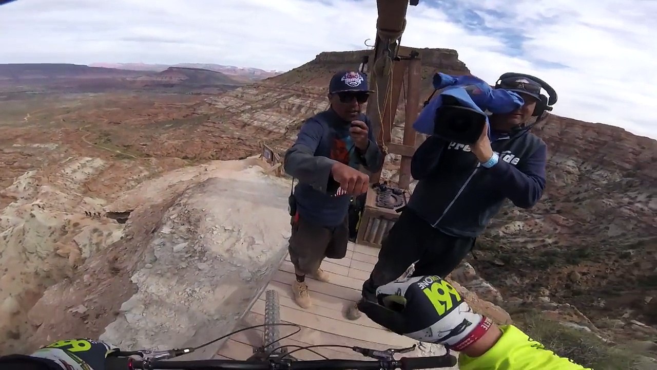 VÍDEO: brutal descenso en MTB de los chicos de...