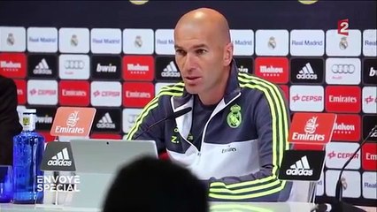 Video herunterladen: Zinédine Zidane ( Zizou  Maestro )L'intouchable - Documentaire 2016