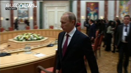 El presidente ruso acepta la invitación de Merkel para reunirse con sus homólogos ucraniano y francés mañana en Berlín