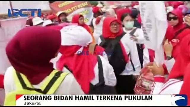 Ratusan Bidan Protes Pengangkatan Status PNS