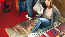 Une jeune femme de 15 ans invente un sac de couchage pour sauver les sans-abri!