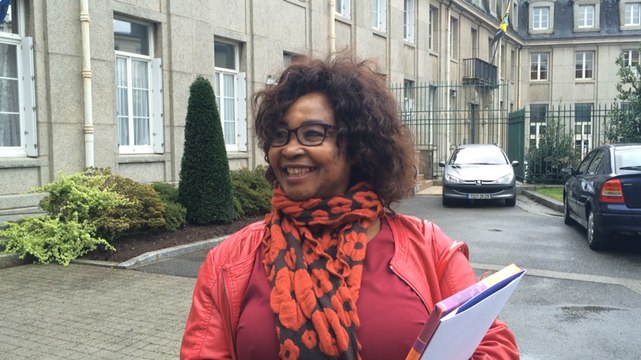 Chrescence Riou, nouvelle Française reçue à la sous-préfecture de Brest