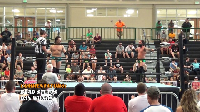 Joey Lynch vs Ray Fury─EWE Scenic City Invitational Tournament 2016 Night 1