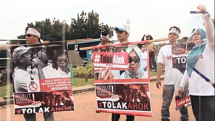 Warga Jakarta Gelar Aksi Cap Jempol Darah Tolak Ahok