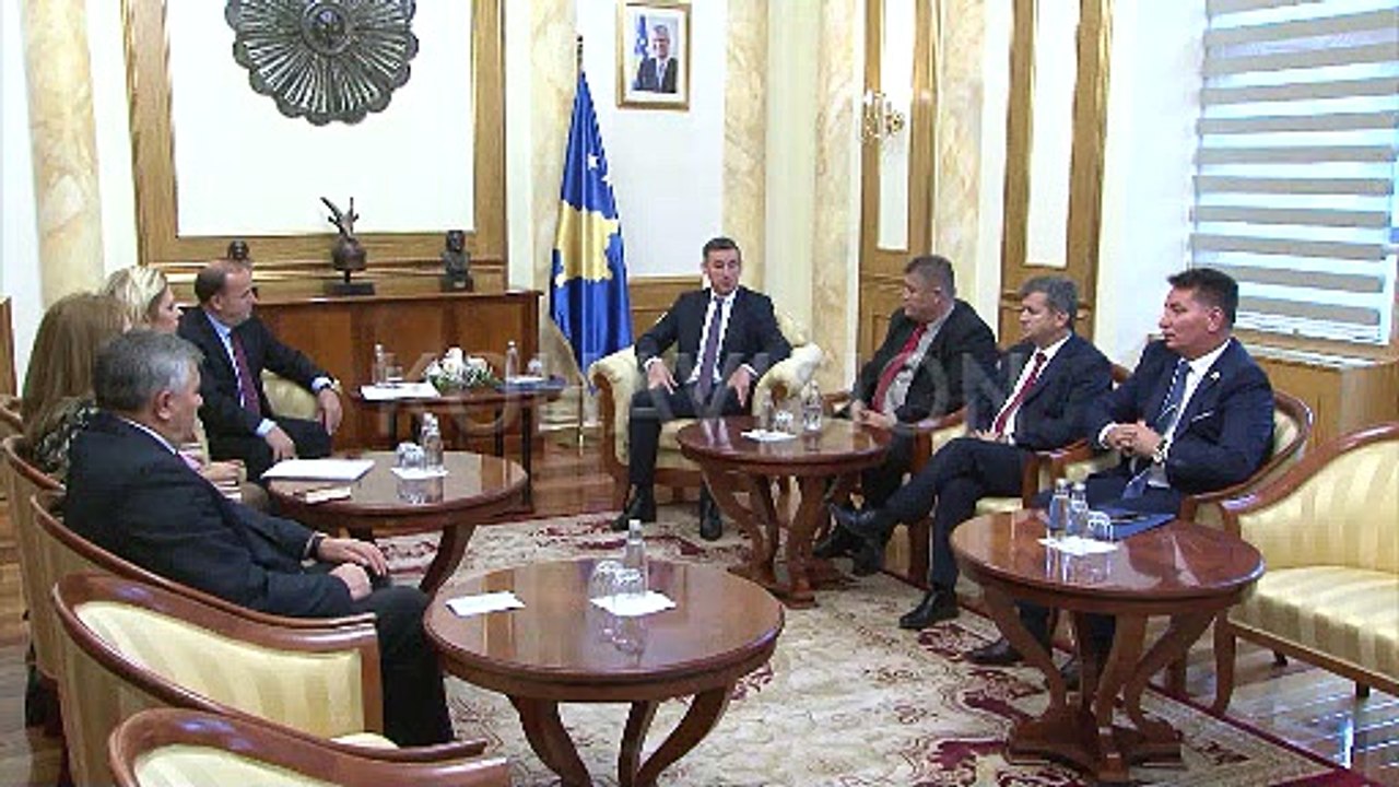 Kosova dëshiron ta bindë BE-në se do ta përfundojë demarkacionin me Malin e Zi