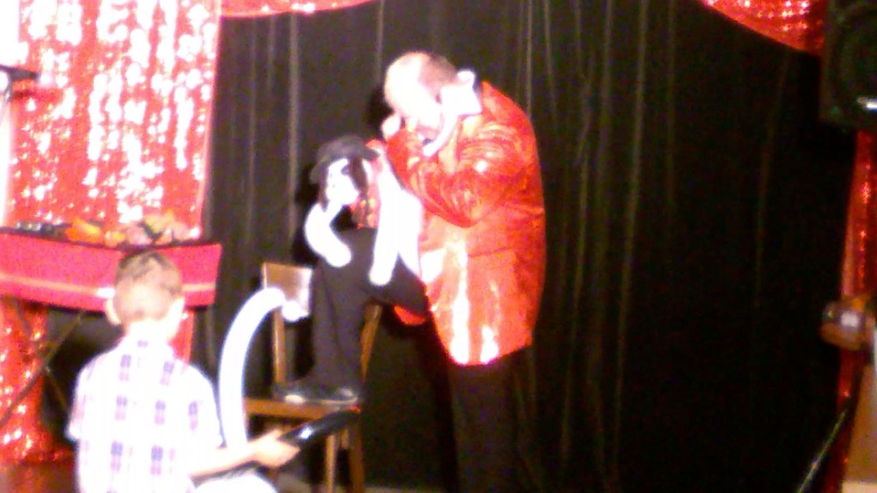 Ventriloque Monsieur Pax et "Rocky"