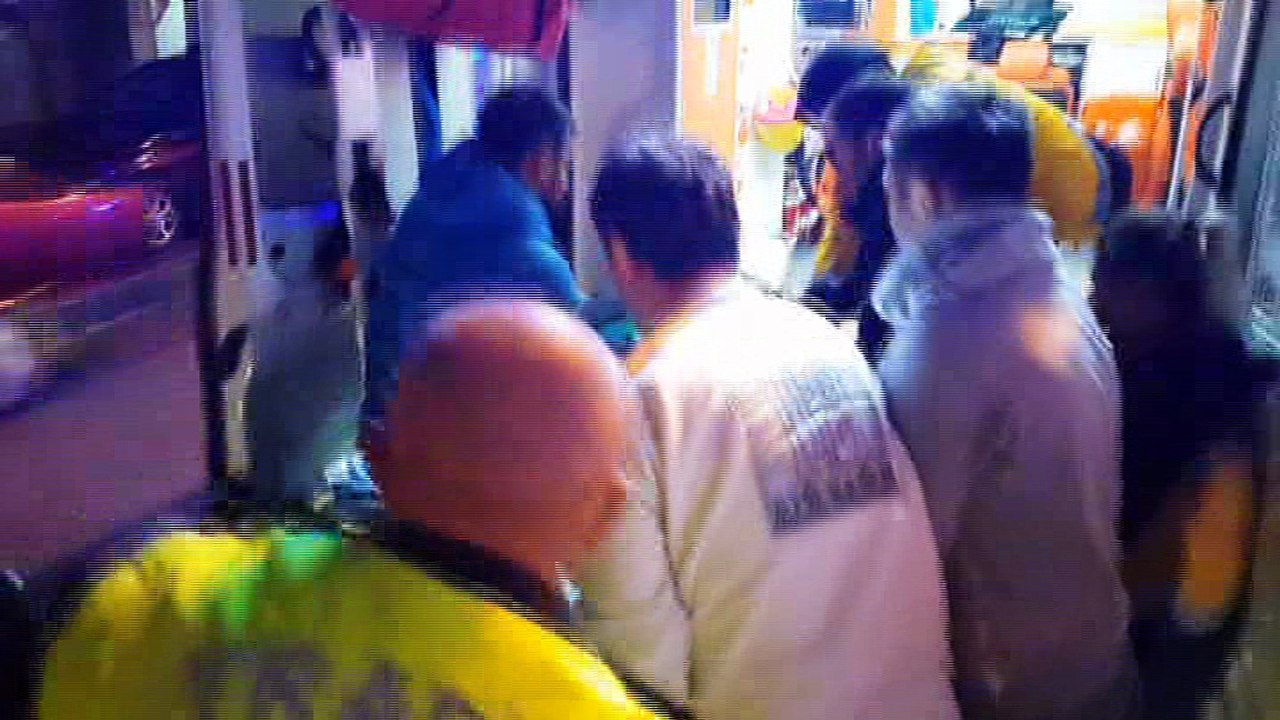 Trafik polis yaralıyı 'Turp gibisin turp' diyerek sakinleştirmeye çalıştı
