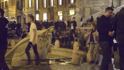 Beşiktaşlı Taraftarlar Ispanyol Merdivenlerinde Toplandı