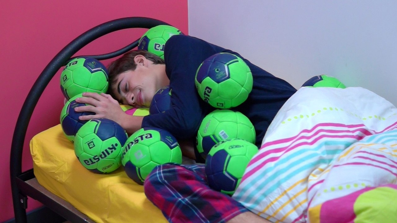 Concours flashmob UNSS-championnats du monde handball 2017- Lycée Paul Hazard Armentières