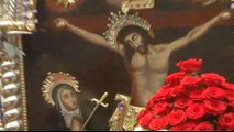 Perú celebra la tradicional procesión del Señor de los Milagros