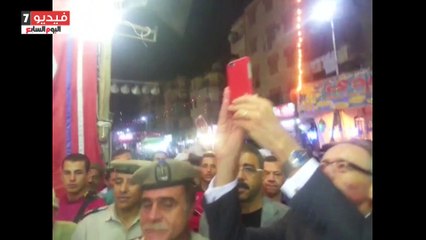 بالفيديو.. السفير الأسترالى يصور خيام الذكر بـ"موبايله" فى مولد السيد البدوى