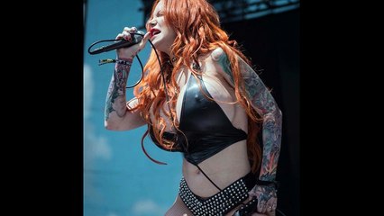 Show de Sabrina Sabrok molestó a organizadores del KnotFest por 'subido de tono'