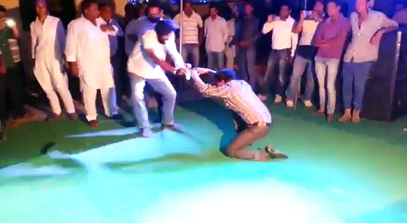 Bikram Majithia Viah te kidda Nachda