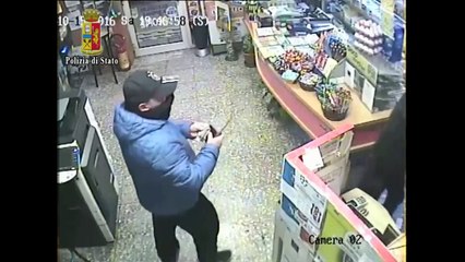 Arrestati in flagranza due rapinatori