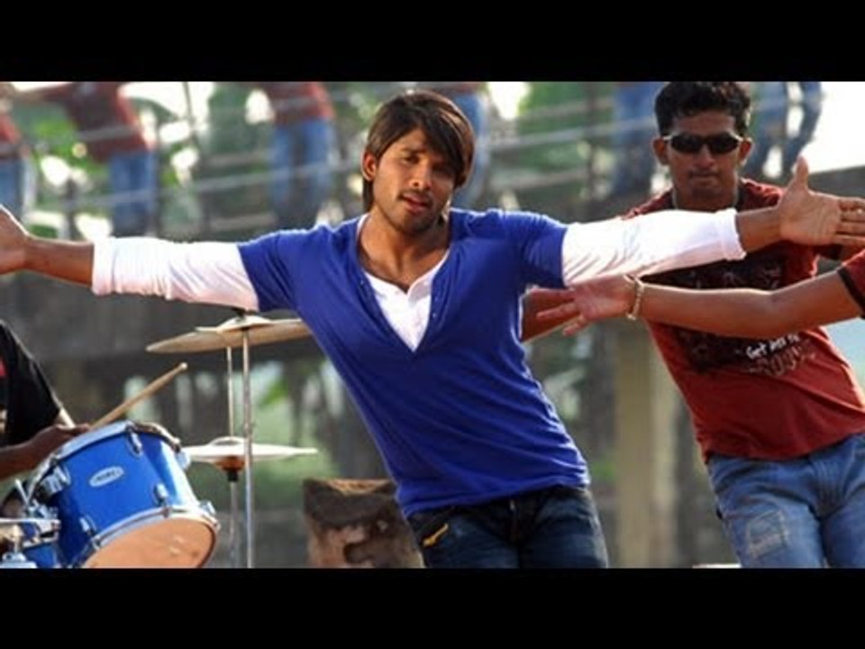 Varudu Movie Songs - Kalalu Kaavule - Allu Arjun Bhanu Sri Mehra