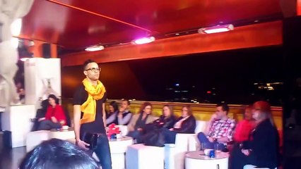 Funky fashion show - eKliss scarves