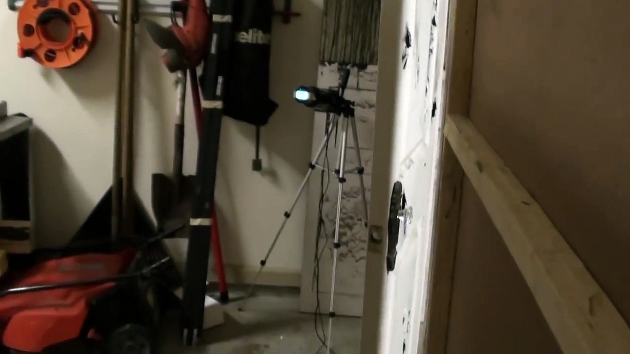 How To: AtmosFearFX Ghostly Apparitions Video Wall Projection