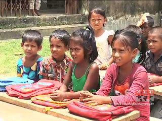 কক্সবাজারে প্রাথমিক বিদ্যালয়ের ক্লাস চলছে খোলা আকাশের নিচে