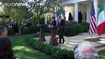 Obama promuove Renzi, ospite alla Casa Bianca, e boccia Trump