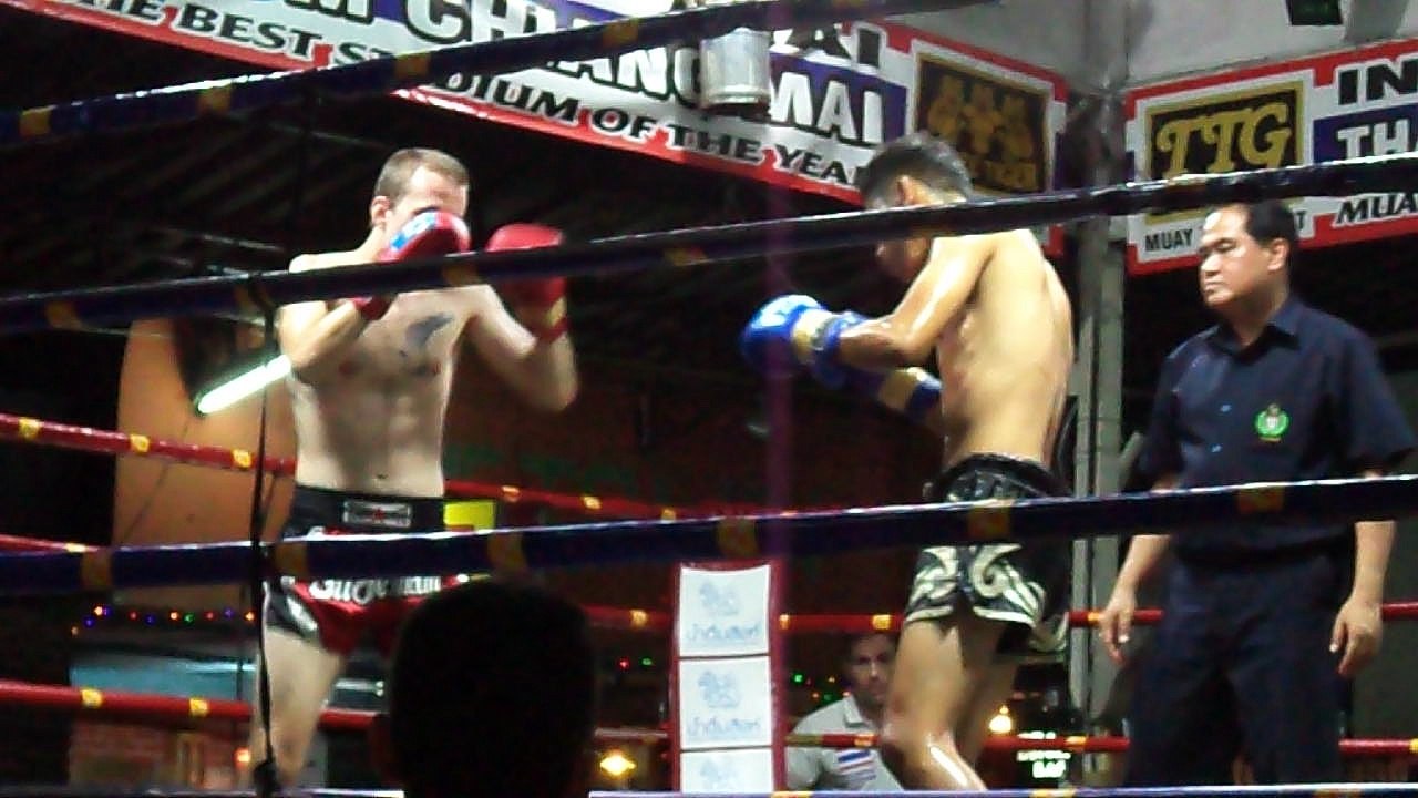 Boxe Thaï 7ème combat round 1