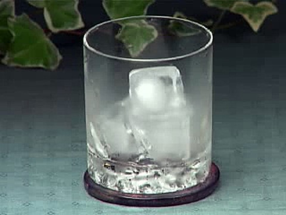 Umeshu and Ume Syrup (Plum Wine and Syrup Recipe) 梅酒と梅ジュース 作り方レシピ [360p]