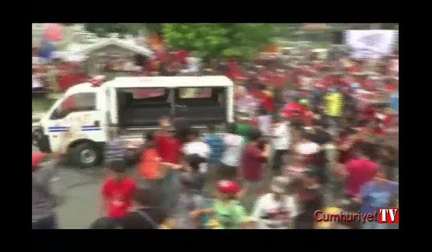 Filipinler'de polis vahşeti: Aracı protestocuların üzerine sürüp ezdiler