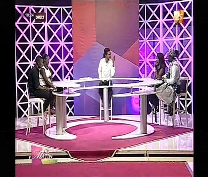 artiste sénégalais: j'ai 4 femmes, dont 3 allemandes et 1 sénégalaise