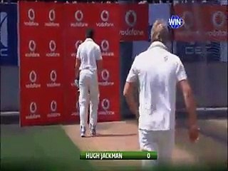 Shane Warne and Hugh Jackman playing cricket