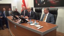 Sinop Kalkınma Bakanı Lütfi Elvan, Sinop'ta Esnafı Ziyaret Edip Sohbet Etti 2-