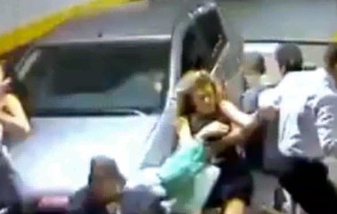 Brasil: Una mujer pierde el control de su vehículo atropellando a varias personas