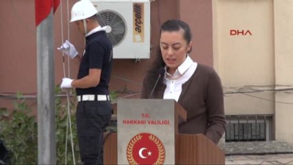 Hakkari'de Vali ve Komutan Muhtarların Sıkıntılarını Dinledi