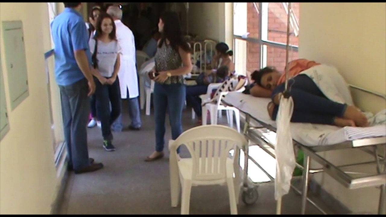 Médicos pedem socorro em hospitais lotados