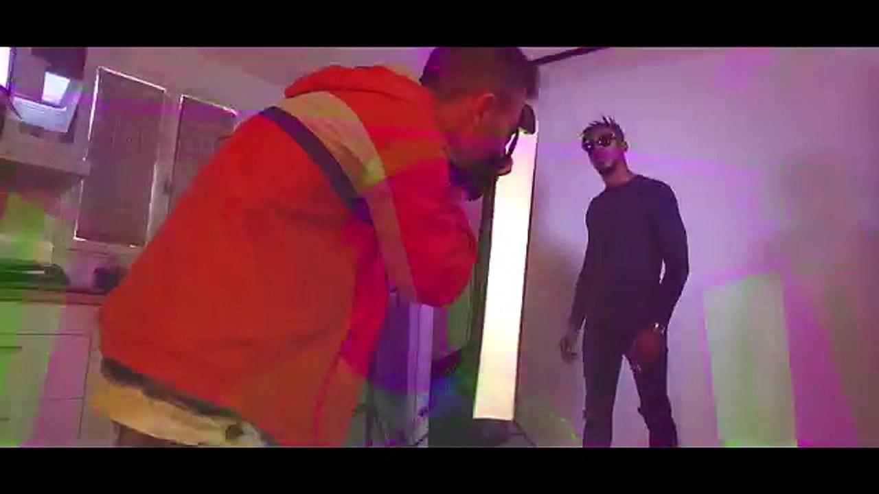 Kc L'Pirate - Flashing Light