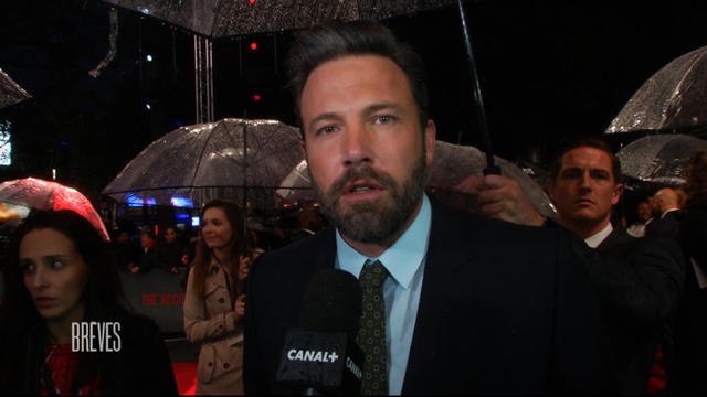 Ben Affleck dit quelques mots en français lors de l'Avant-Première de son film Mr. Wolff - Le journal du cinéma