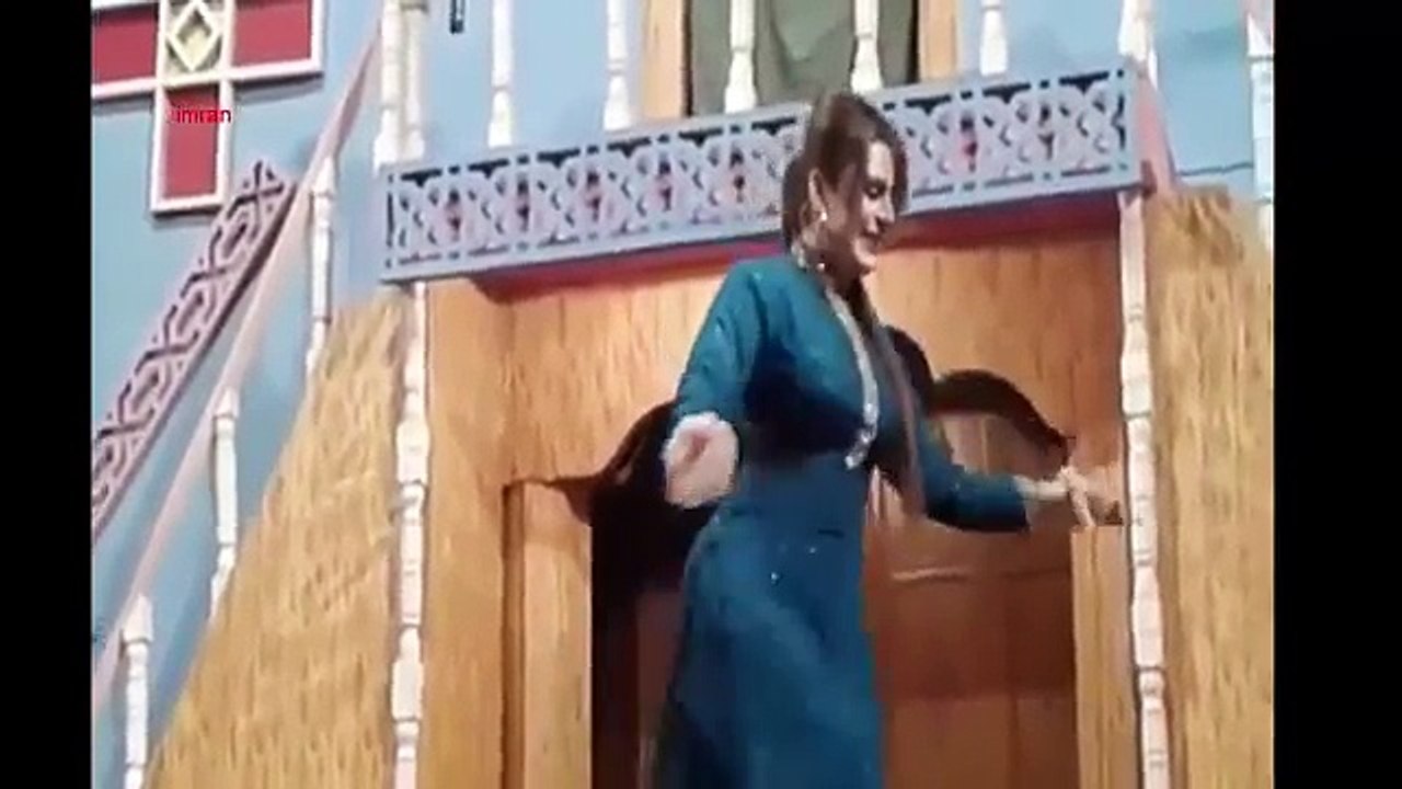 ALIYA KHAN EVER BEST STAGE hot MUJRA DANCE 2016
