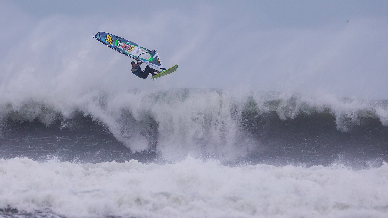 Windsurfing in Extreme Hurricane Conditions | Red Bull Storm Chase - video  Dailymotion