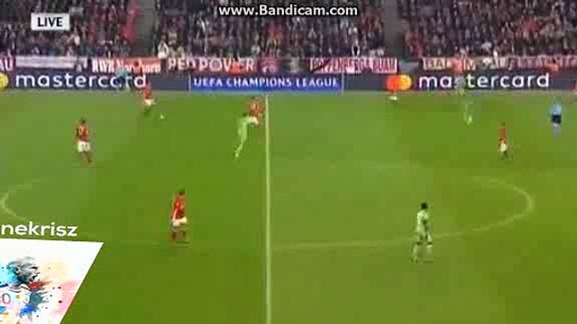 Arjen Robben Gets Injured - FC Bayern vs PSV - Champions League - 19/10/2016