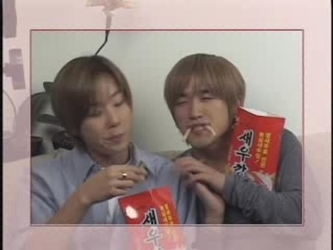 Shinhwa - MinWoo scaring HyeSung