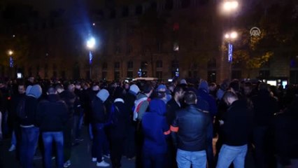 Fransa'da Polisler Yine Izinsiz Gösteri Yaptı