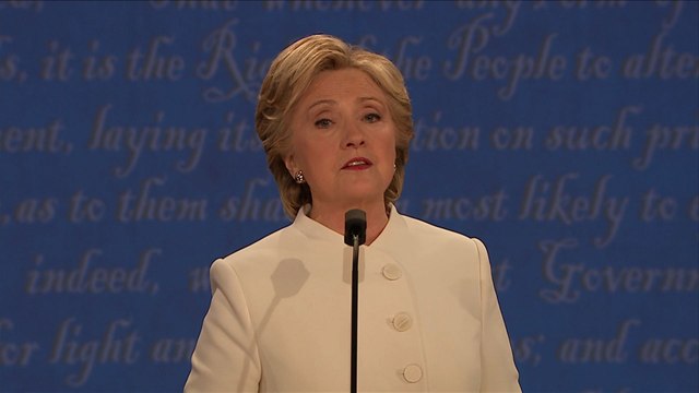 Le plan d'immigration de Trump déchirerait le pays (Clinton)