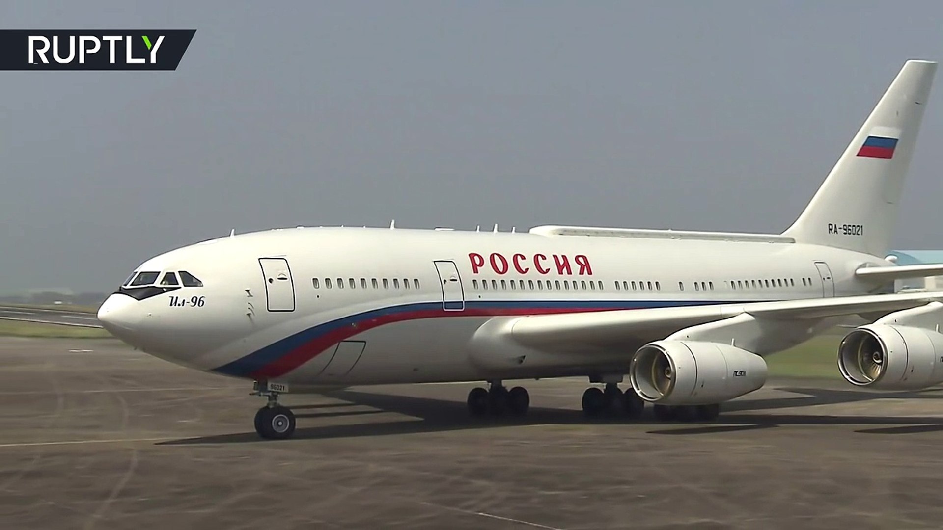 ⁣RAW: Putin arrives at BRICS summit in Goa, meets Indian PM Modi